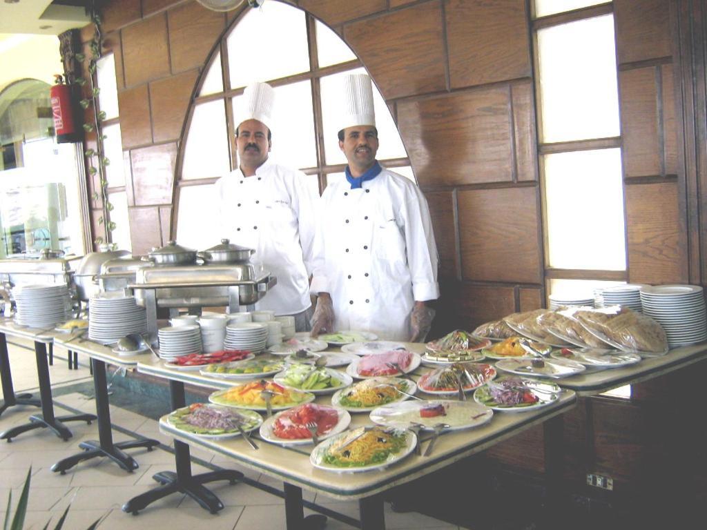 King Akhenaton Hotel 明亚 外观 照片